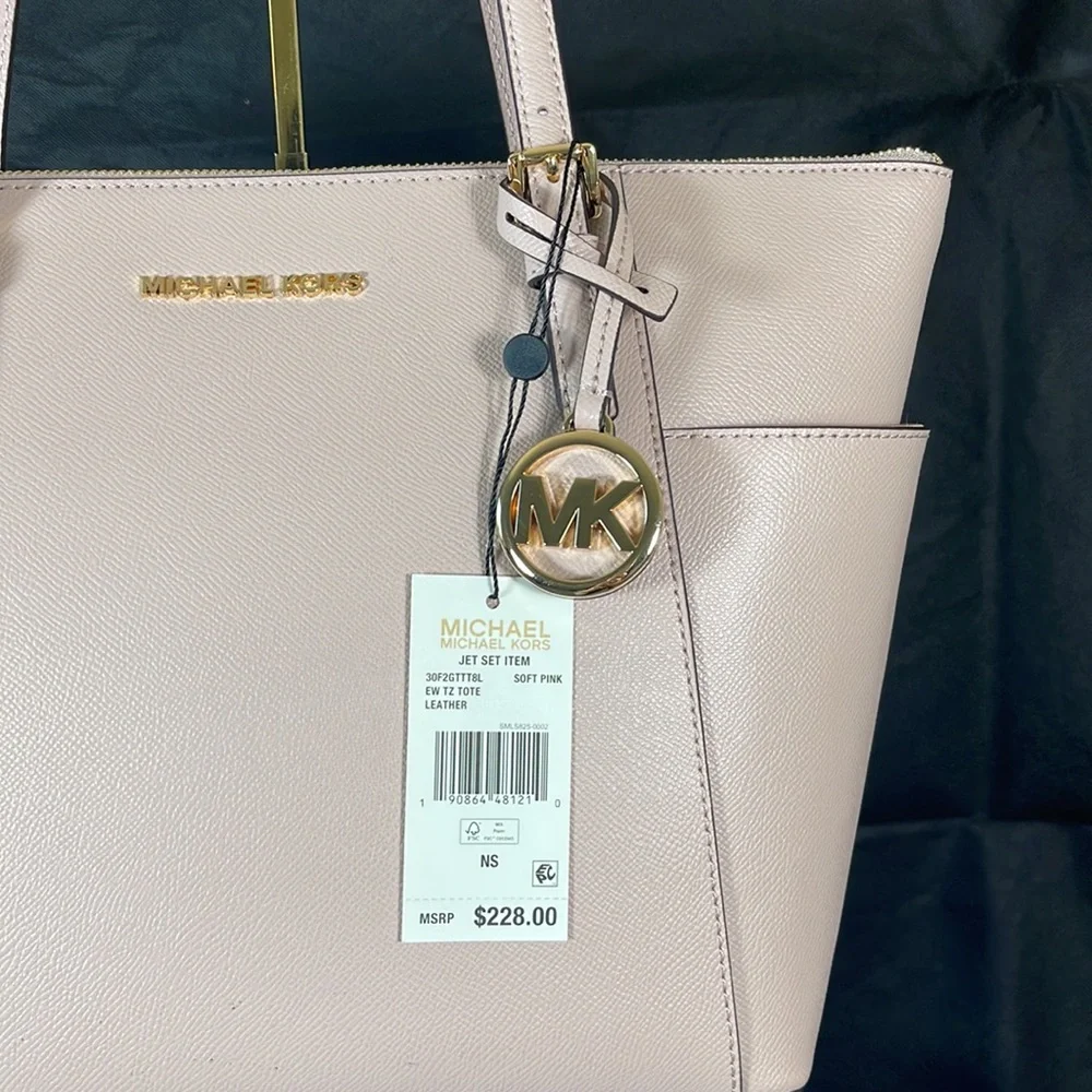NWT = MICHAEL KORS , Soft Pink Color Handbag. - Picture 4 of 9